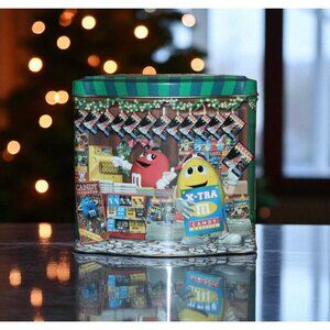 2001 M&M Season Greetings Christmas Village Series Newsstand #12 Limited Edition